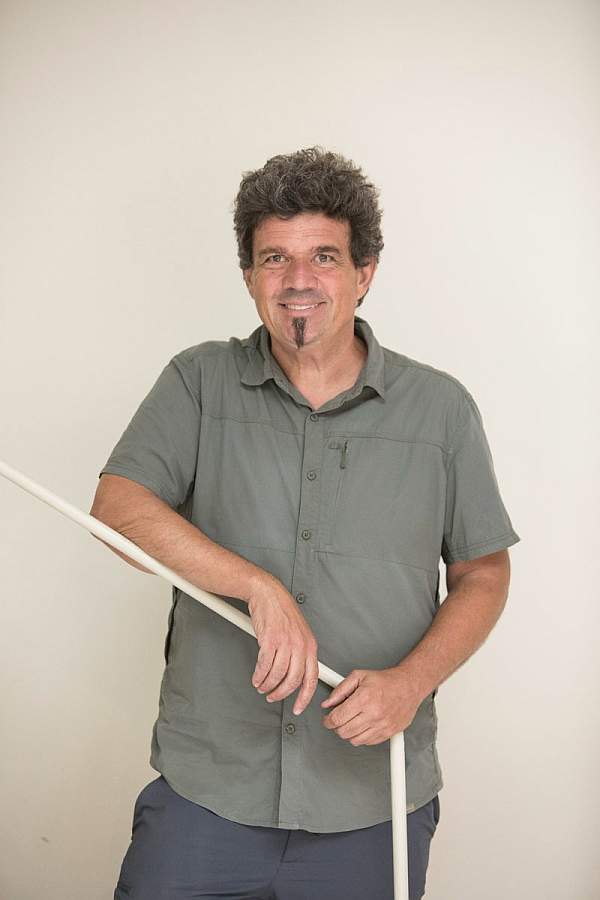 <span class="may">LAS GRAMÍNEAS:</span> los andamios del jardín naturalista<br><span class="subti">Carlos Rodríguez</span><br><span class="nosub">6 y 7 de octubre 2026</span>